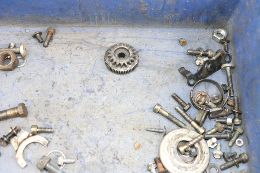 photo de BOLSA DE TORNILLERÍA TORNILLO YAMAHA BW'S 50 (2004 - 2017) - Zoom estado de uso