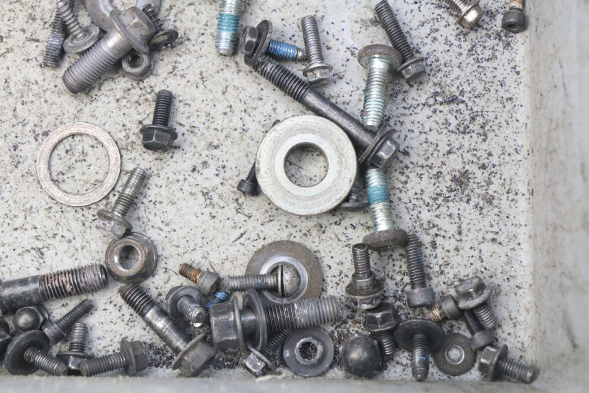 photo de BOLSA DE TORNILLERÍA TORNILLO YAMAHA BW'S BWS 125 (2010 - 2013) - Zoom estado de uso