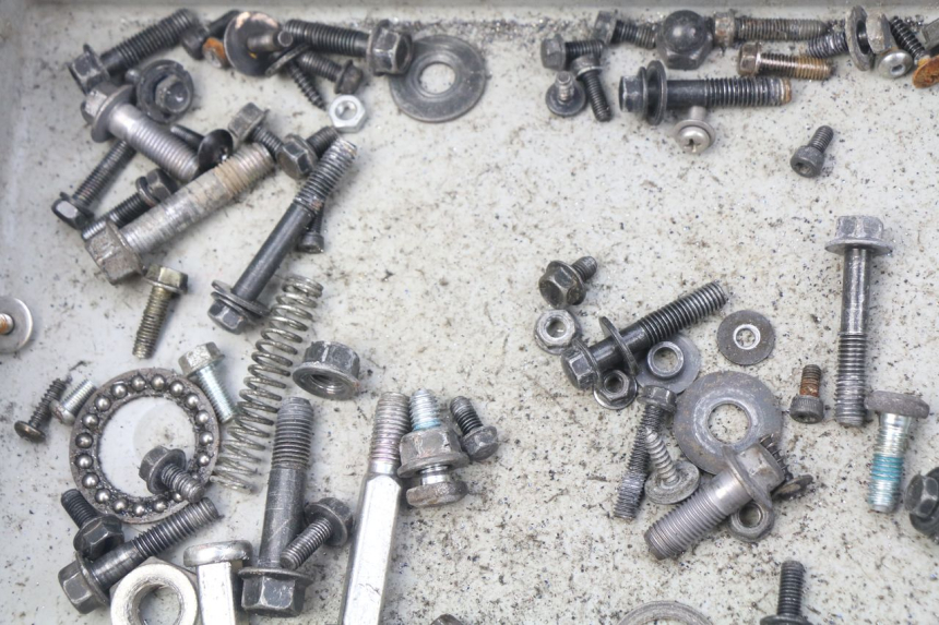 photo de BOLSA DE TORNILLERÍA TORNILLO YAMAHA BW'S BWS 125 (2010 - 2013) - Primer plano técnico