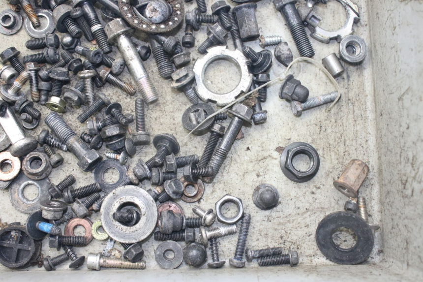 photo de BOLSA DE TORNILLERÍA TORNILLO YAMAHA BW'S BWS 125 (2010 - 2013) - Zoom estado de uso