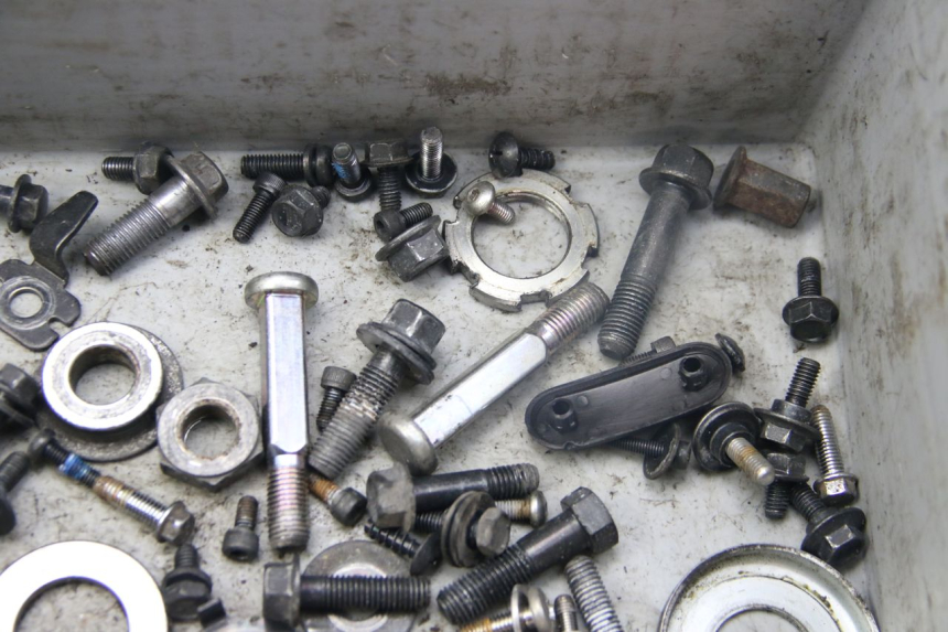 photo de BOLSA DE TORNILLERÍA TORNILLO YAMAHA BW'S BWS 125 (2010 - 2013) - Primer plano técnico