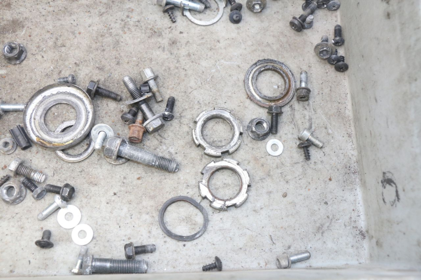 photo de BOLSA DE TORNILLERÍA TORNILLO YAMAHA BW'S EASY 50 (2013 - 2016) - Zoom estado de uso