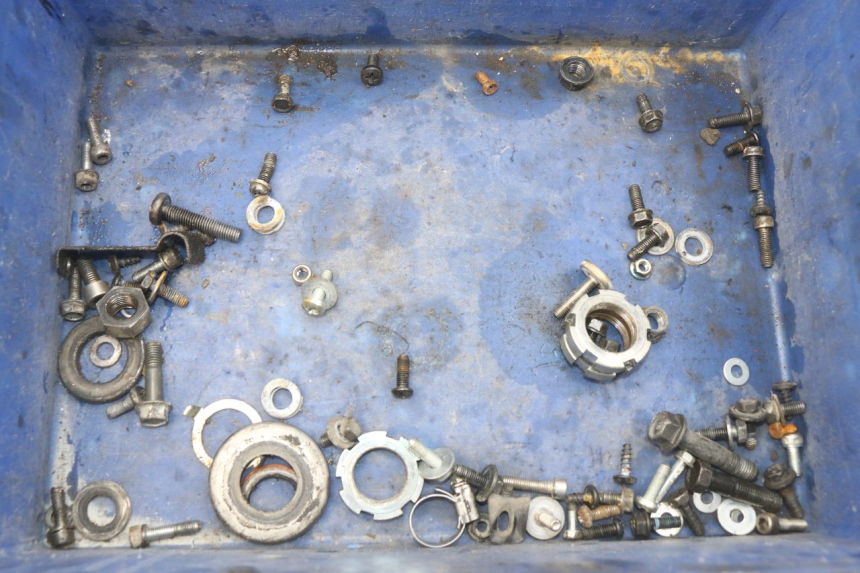 photo de BOLSA DE TORNILLERÍA TORNILLO YAMAHA BW'S EASY 50 (2013 - 2016) - Zoom estado de uso