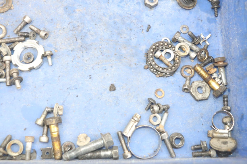 photo de BOLSA DE TORNILLERÍA TORNILLO YAMAHA BW'S EASY 50 (2013 - 2016) - Zoom estado de uso