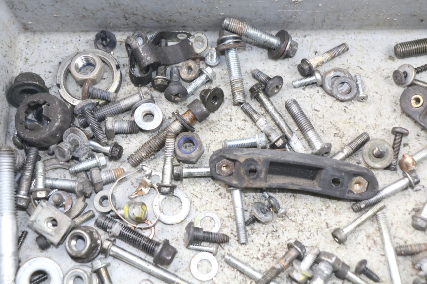 photo de TORNILLOS PIAGGIO CARNABY 125 (2007 - 2011) - Otra perspectiva