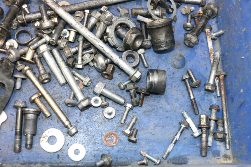 photo de TORNILLOS HONDA CB F HORNET 600 (2005 - 2006) - Primer plano técnico