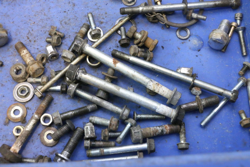 photo de TORNILLOS HONDA CB TWO FIFTY 250 (1991 - 2002) - Primer plano técnico