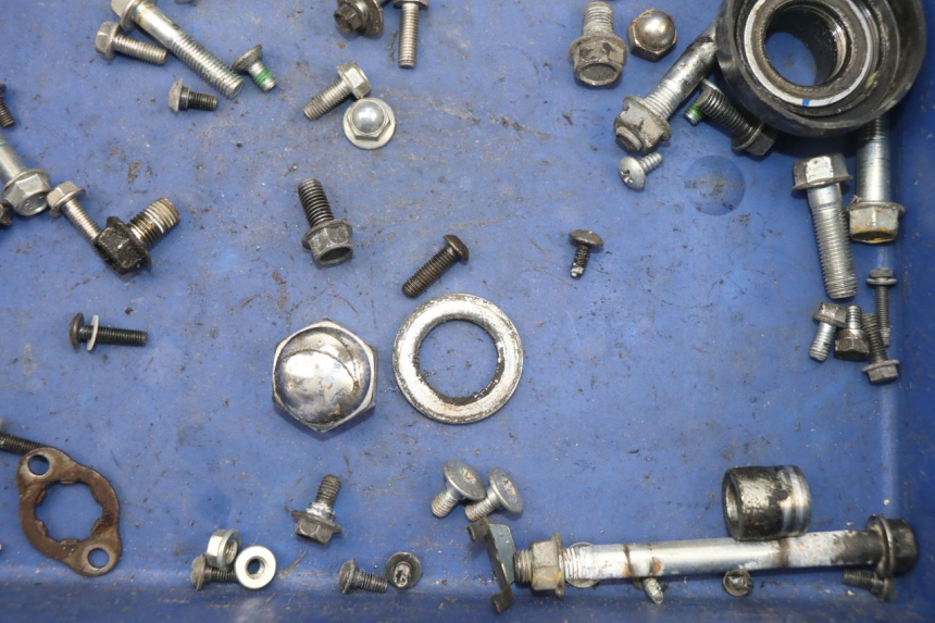 photo de TORNILLOS HONDA CBF 125 (2009 - 2015) - Zoom estado de uso