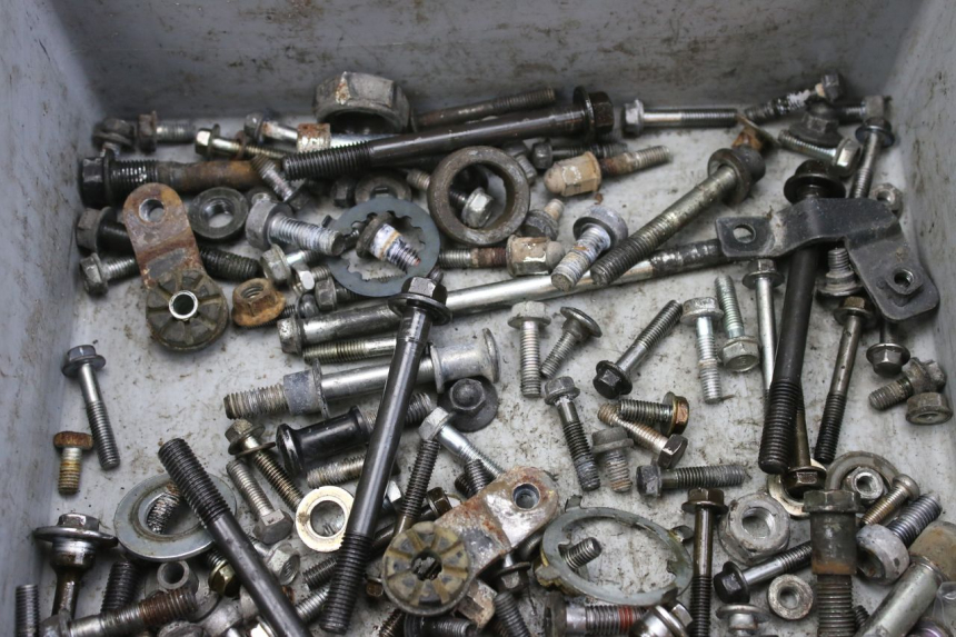 photo de BOLSA DE TORNILLERÍA TORNILLO HONDA CBF 500 (2004 - 2007) - Otra perspectiva