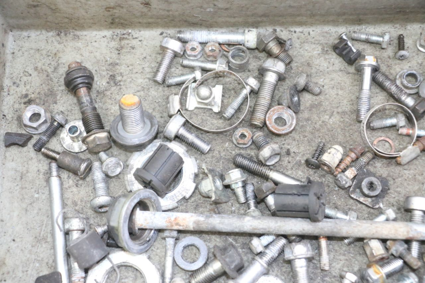 photo de BOLSA DE TORNILLERÍA TORNILLO HONDA CBF 500 (2004 - 2007) - Otra perspectiva