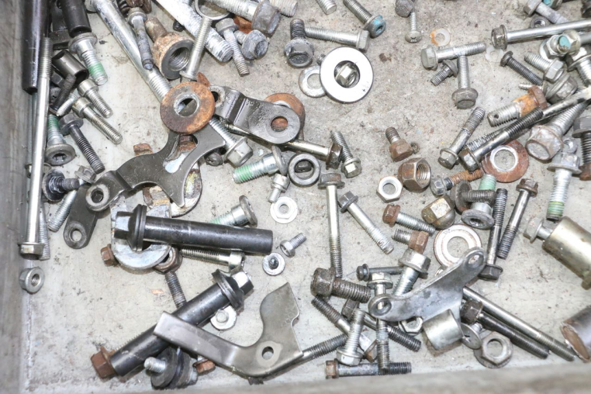 photo de TORNILLOS HONDA CBF 125 (2009 - 2015) - Zoom estado de uso