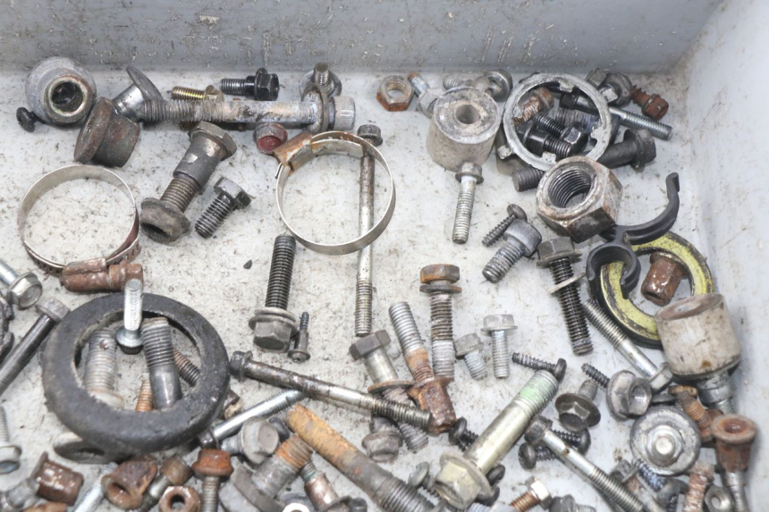 photo de TORNILLOS HONDA CBR F SC21 1000 (1986 - 1992) - Otra perspectiva