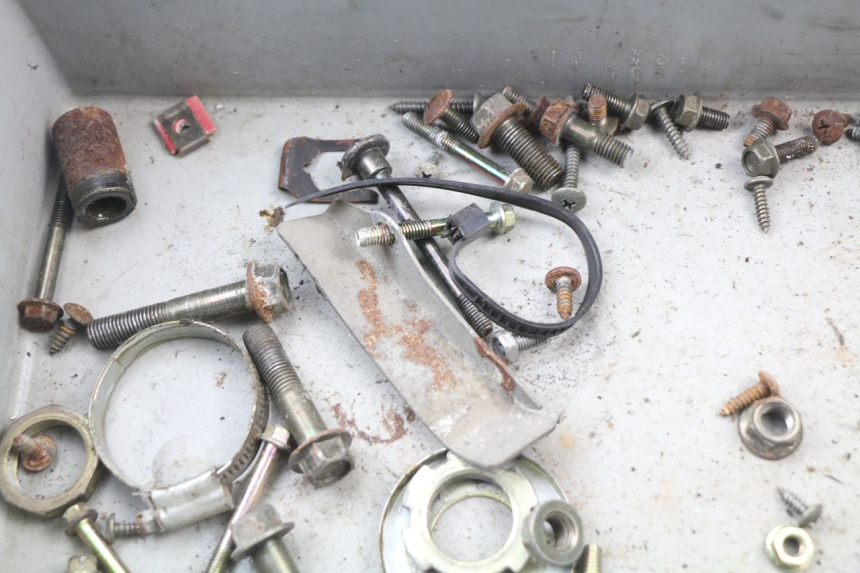 photo de TORNILLOS REVATTO CITYONE 125 (2006 - 2007) - Primer plano técnico