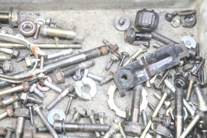 photo de BOLSA DE TORNILLERÍA TORNILLO PEUGEOT CITYSTAR AIR 125 (2014 - 2017) - Zoom estado de uso