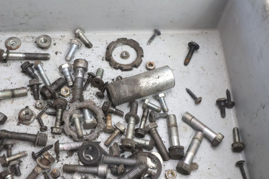 photo de BOLSA DE TORNILLERÍA TORNILLO PEUGEOT CITYSTAR 125 (2011 - 2017) - Primer plano técnico