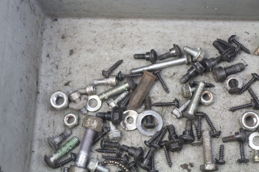 photo de BOLSA DE TORNILLERÍA TORNILLO PEUGEOT CITYSTAR 50 (2013 - 2017) - Primer plano técnico