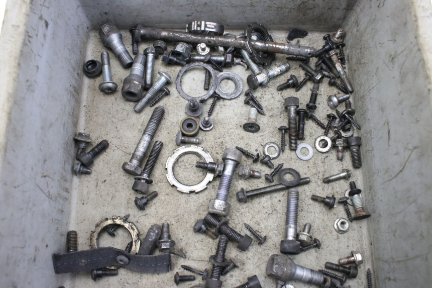 photo de BOLSA DE TORNILLERÍA TORNILLO PEUGEOT CITYSTAR 50 (2013 - 2017) - Zoom estado de uso