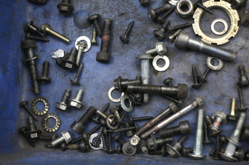 photo de BOLSA DE TORNILLERÍA TORNILLO PEUGEOT CITYSTAR 50 (2013 - 2017) - Otra perspectiva