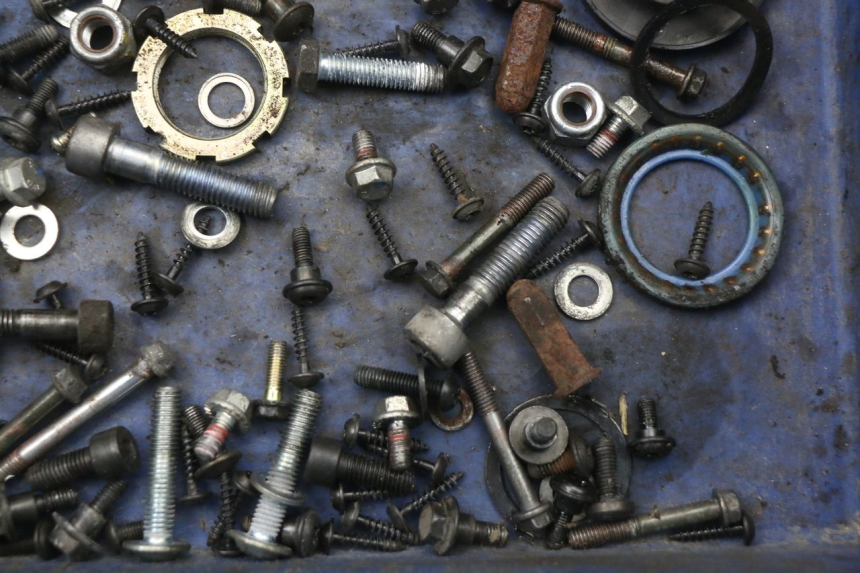 photo de BOLSA DE TORNILLERÍA TORNILLO PEUGEOT CITYSTAR 50 (2013 - 2017) - Primer plano técnico