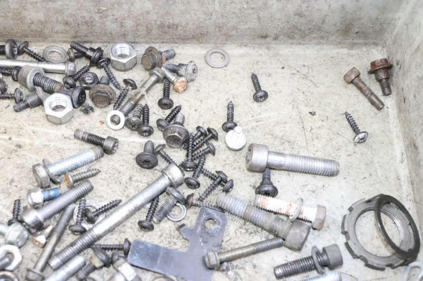 photo de BOLSA DE TORNILLERÍA TORNILLO PEUGEOT CITYSTAR 50 (2013 - 2017) - Otra perspectiva