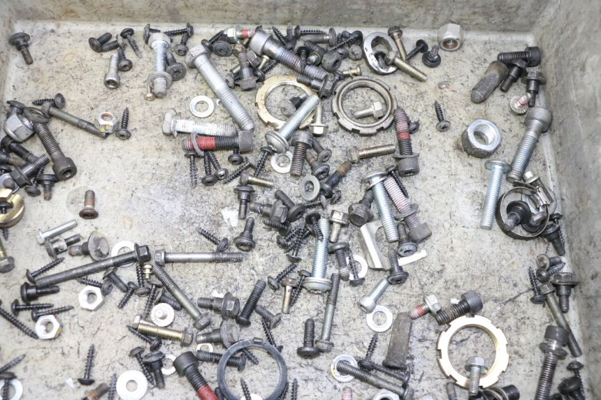 photo de BOLSA DE TORNILLERÍA TORNILLO PEUGEOT CITYSTAR 50 (2013 - 2017) - Detalle de la pieza