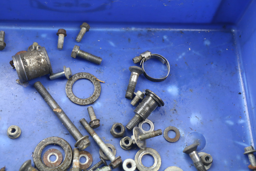 photo de TORNILLOS HONDA CR 125 (2000 - 2001) - Primer plano técnico