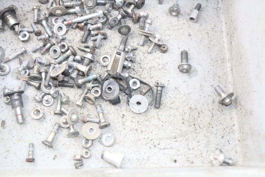 photo de BOLSA DE TORNILLERÍA TORNILLO HONDA CRF CR-F 450 (2005 - 2008) - Otra perspectiva