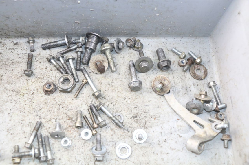 photo de BOLSA DE TORNILLERÍA TORNILLO HONDA CRF CR-F 450 (2005 - 2008) - Zoom estado de uso