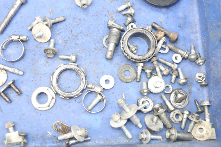 photo de BOLSA DE TORNILLERÍA TORNILLO HONDA CRF CR-F 450 (2005 - 2008) - Zoom estado de uso