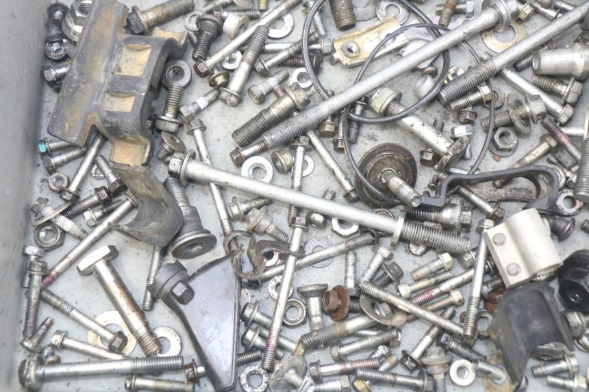 photo de BOLSA DE TORNILLERÍA TORNILLO HONDA CRF 250 (2016 - 2017) - Zoom estado de uso