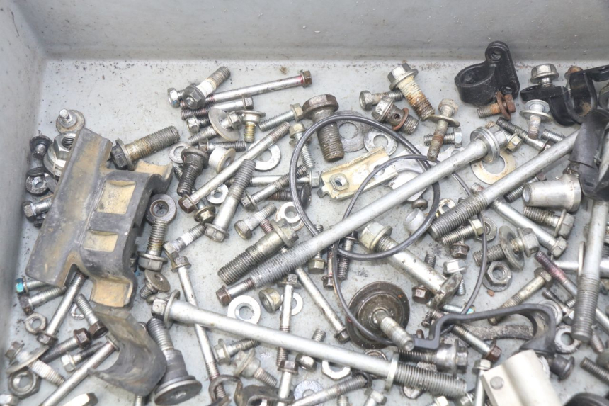 photo de BOLSA DE TORNILLERÍA TORNILLO HONDA CRF 250 (2016 - 2017) - Otra perspectiva