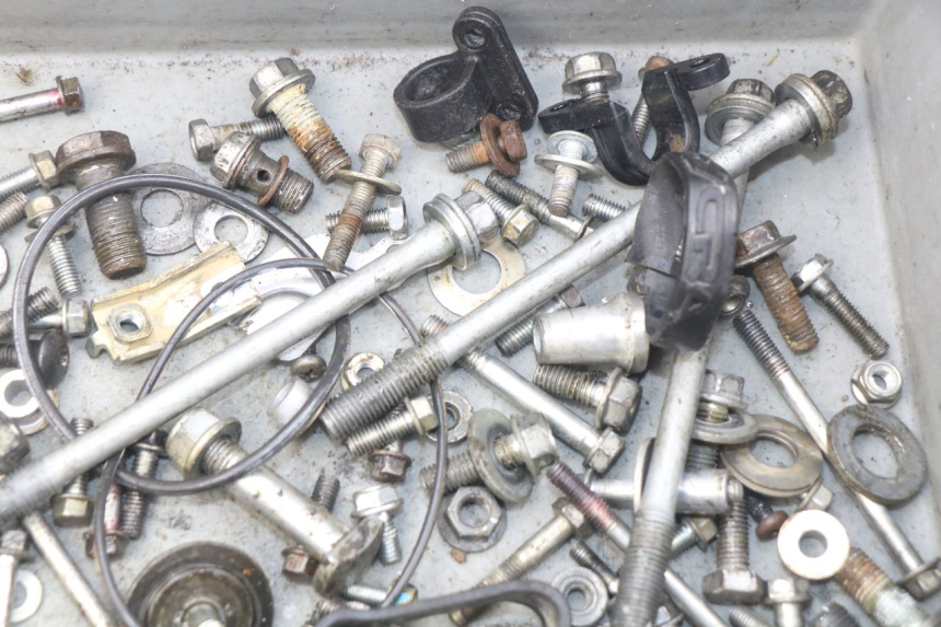 photo de BOLSA DE TORNILLERÍA TORNILLO HONDA CRF 250 (2016 - 2017) - Primer plano técnico