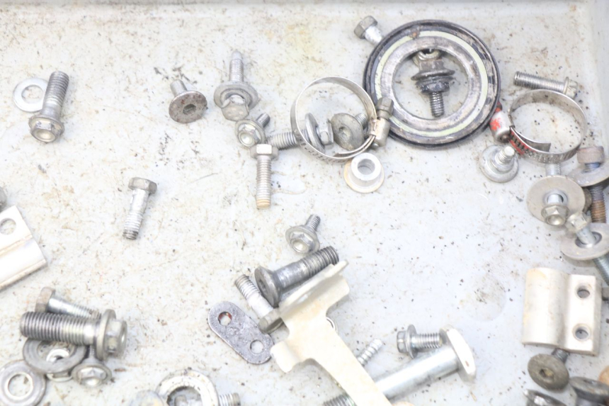 photo de BOLSA DE TORNILLERÍA TORNILLO HONDA CRF 250 (2013 - 2016) - Otra perspectiva