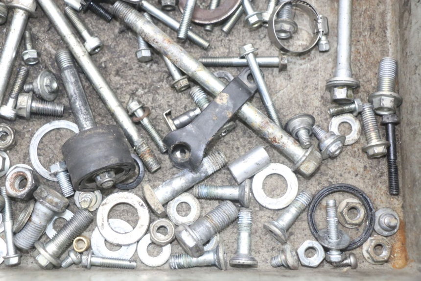 photo de TORNILLOS HONDA CRF R 250 (2020 - 2021) - Primer plano técnico