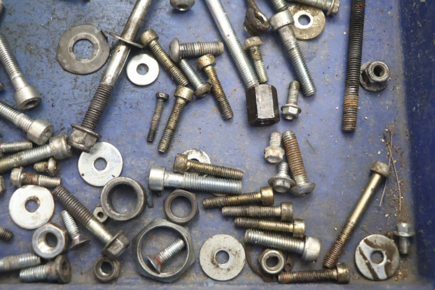 photo de TORNILLOS HM HONDA CRM DERAPAGE RR 50 (2006 - 2017) - Primer plano técnico