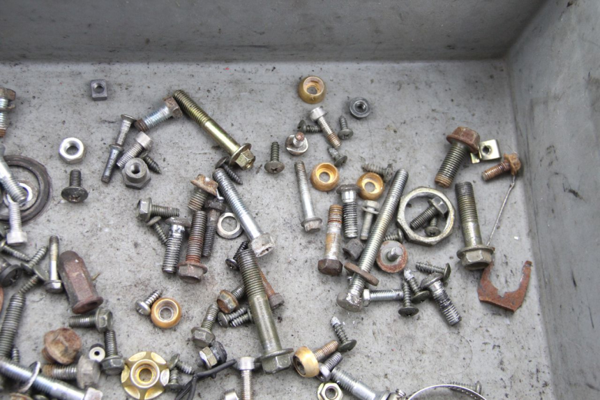 photo de BOLSA DE TORNILLERÍA TORNILLO SYM CROX 4T 50 (2016 - 2023) - Otra perspectiva