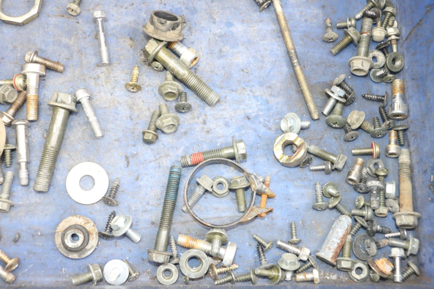 photo de BOLSA DE TORNILLERÍA TORNILLO SYM CROX 4T 50 (2016 - 2023) - Zoom estado de uso