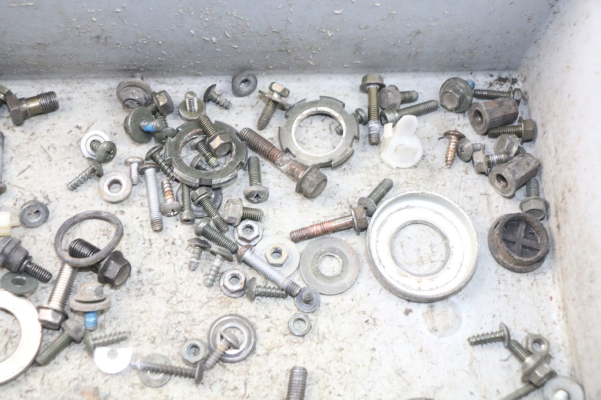 photo de BOLSA DE TORNILLERÍA TORNILLO YAMAHA CYGNUS X INJECTION 125 (2007 - 2013) - Zoom estado de uso