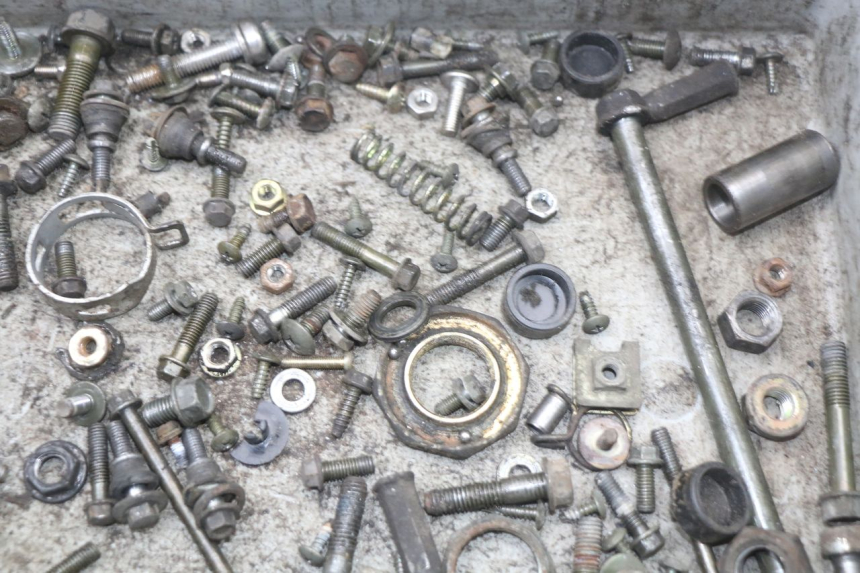 photo de BOLSA DE TORNILLERÍA TORNILLO KYMCO DINK 4T 50 (2007 - 2018) - Zoom estado de uso