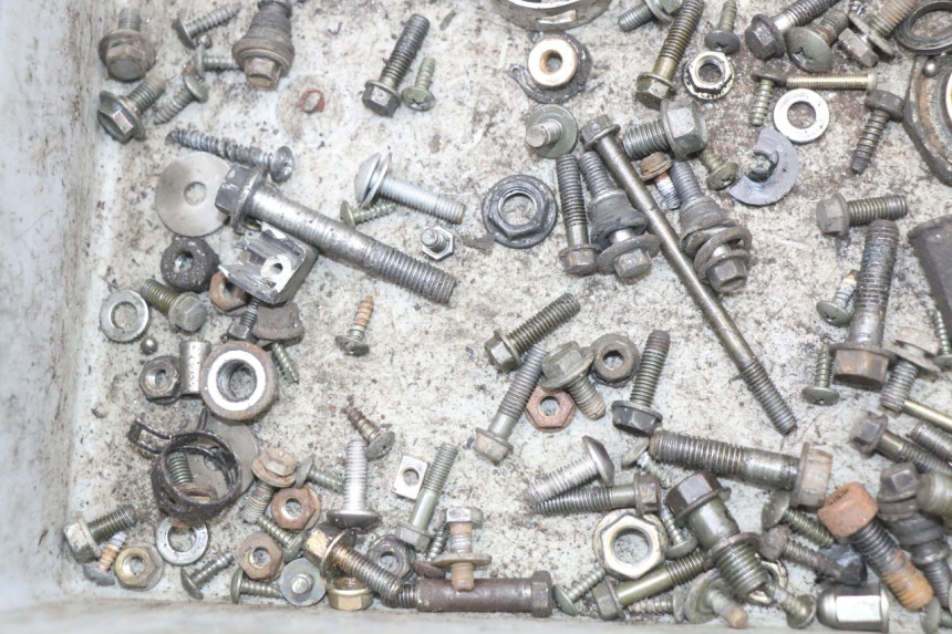 photo de BOLSA DE TORNILLERÍA TORNILLO KYMCO DINK 4T 50 (2007 - 2018) - Otra perspectiva