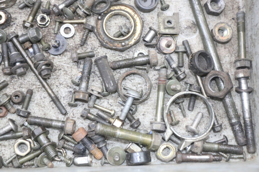 photo de BOLSA DE TORNILLERÍA TORNILLO KYMCO DINK 4T 50 (2007 - 2018) - Primer plano técnico