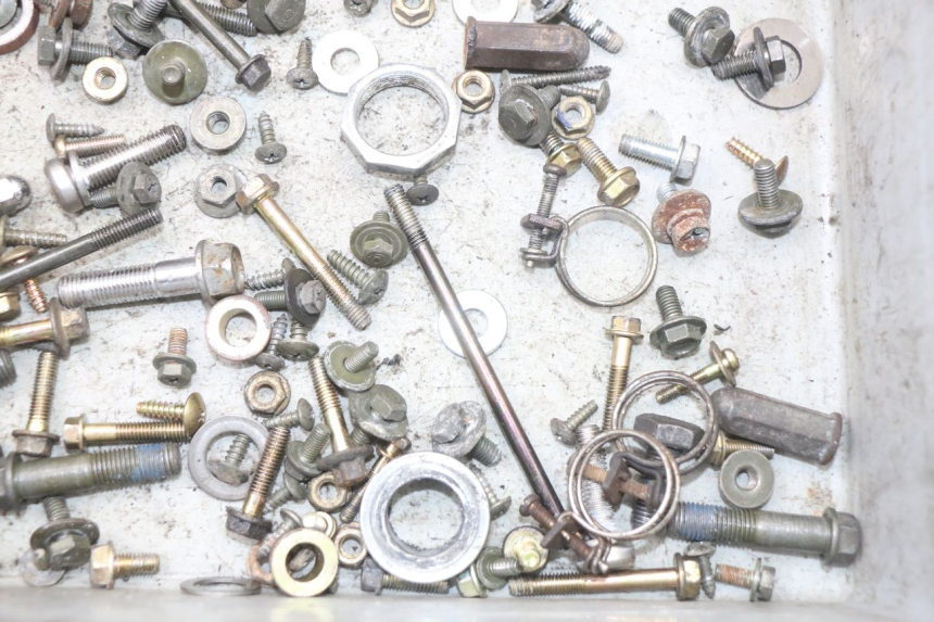 photo de BOLSA DE TORNILLERÍA TORNILLO KYMCO DINK STREET ABS 125 (2011 - 2018) - Primer plano técnico