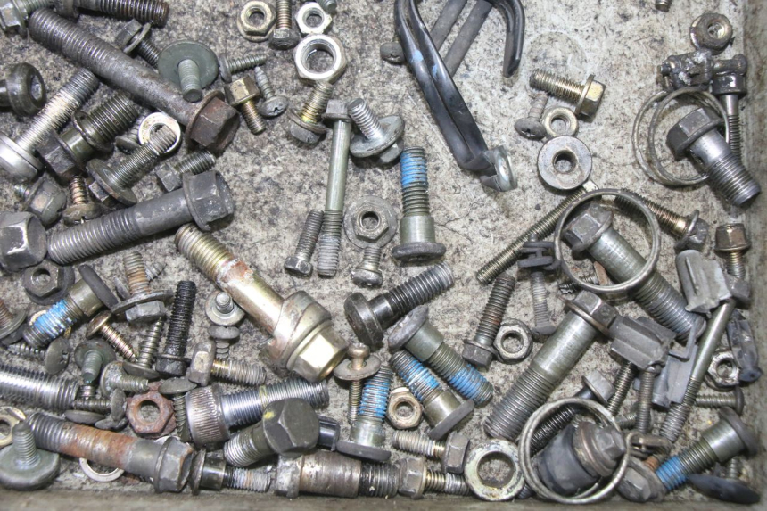 photo de BOLSA DE TORNILLERÍA TORNILLO KYMCO DINK STREET 125 (2009 - 2014) - Primer plano técnico