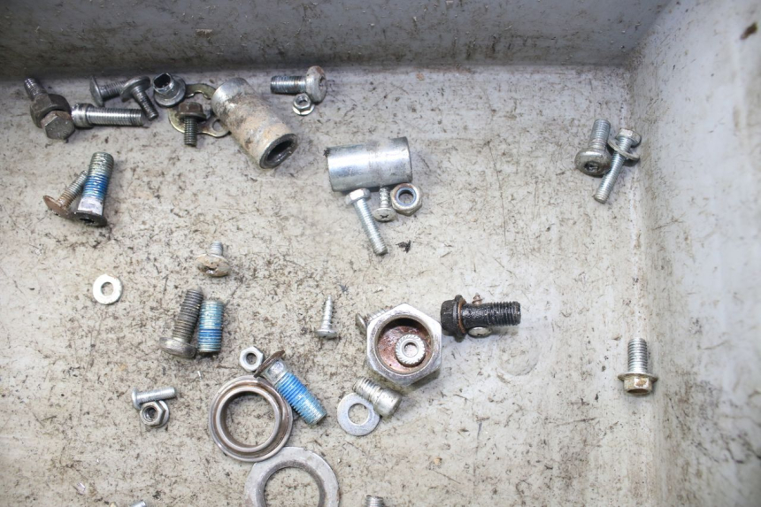 photo de BOLSA DE TORNILLERÍA TORNILLO CCR DIRT BIKE 125 - Otra perspectiva