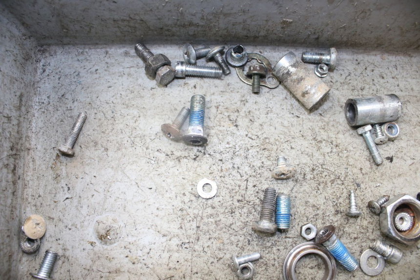 photo de BOLSA DE TORNILLERÍA TORNILLO CCR DIRT BIKE 125 - Primer plano técnico