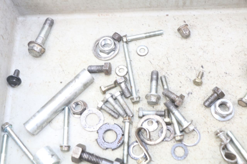 photo de BOLSA DE TORNILLERÍA TORNILLO CCR DIRT BIKE 110 - Otra perspectiva