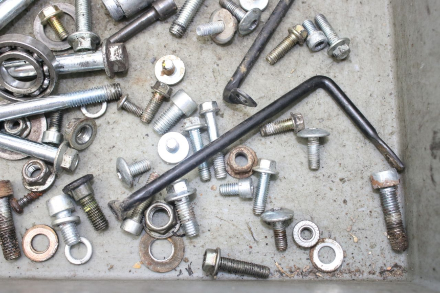 photo de BOLSA DE TORNILLERÍA TORNILLO XTRM FACTORY DIRTBIKE BSE 150 - Zoom estado de uso