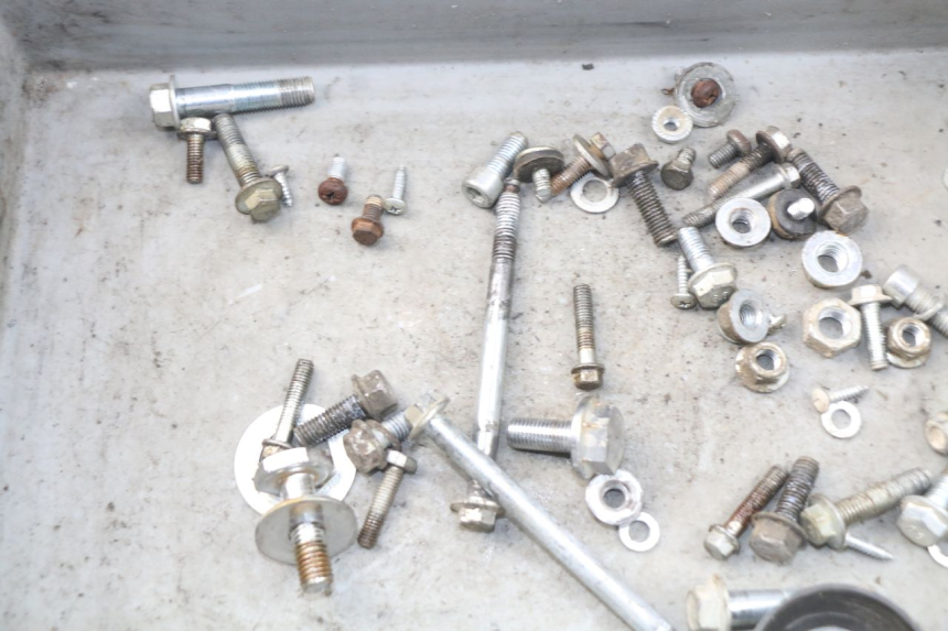 photo de TORNILLOS LIFAN DIRTBIKE 50 - Zoom estado de uso