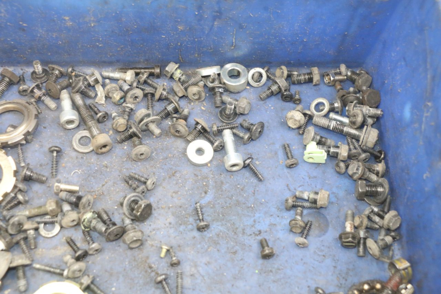 photo de BOLSA DE TORNILLERÍA TORNILLO PEUGEOT DJANGO 4T 50 (2014 - 2019) - Otra perspectiva