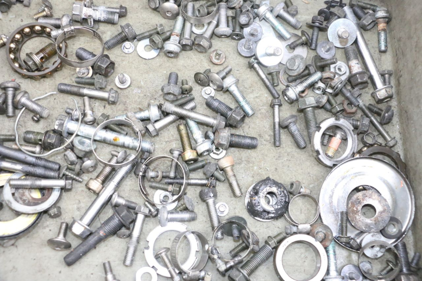 photo de TORNILLOS SUZUKI DL V STROM 1000 (2002 - 2007) - Detalle de la pieza